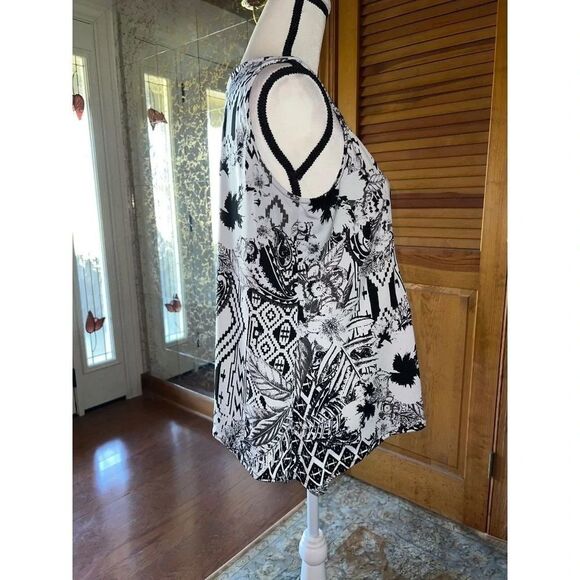 C Est. 1946 Womens Blouse — Medium - Picture 3 of 12